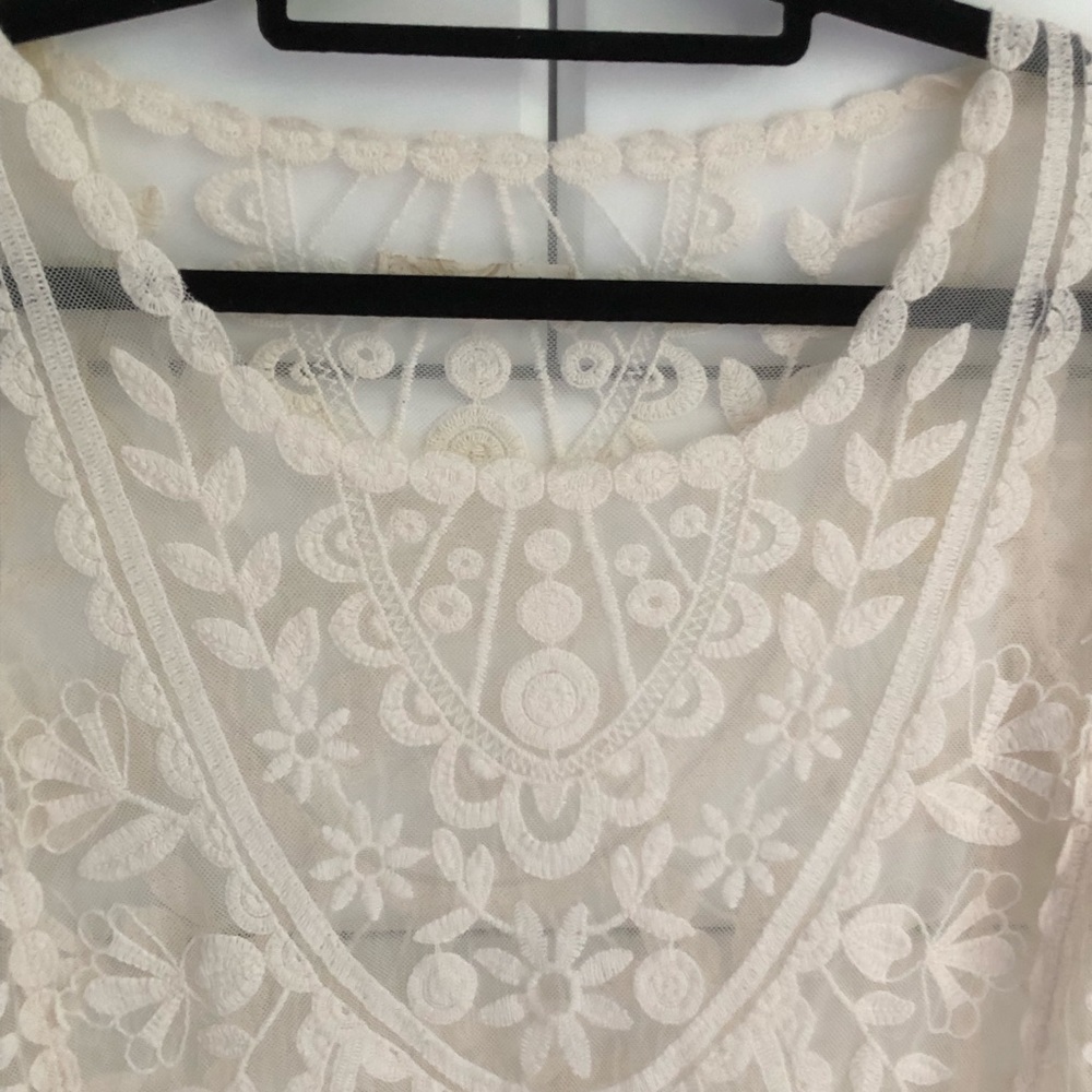 Rewind Lace top - Picture 2 of 5